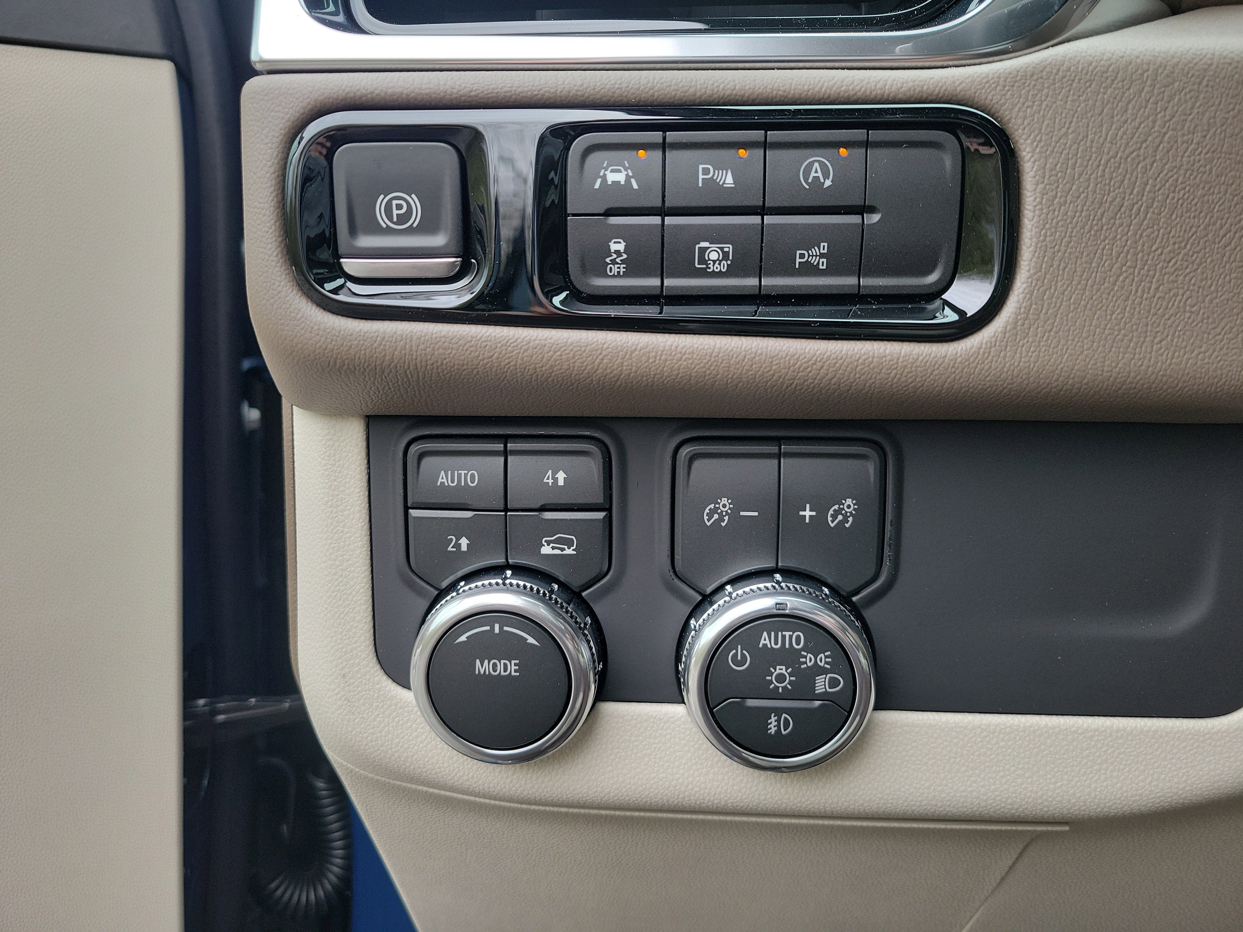New 2026 GMC Yukon XL Denali w/ Sun & Power Step Package AWD/4WD image 30