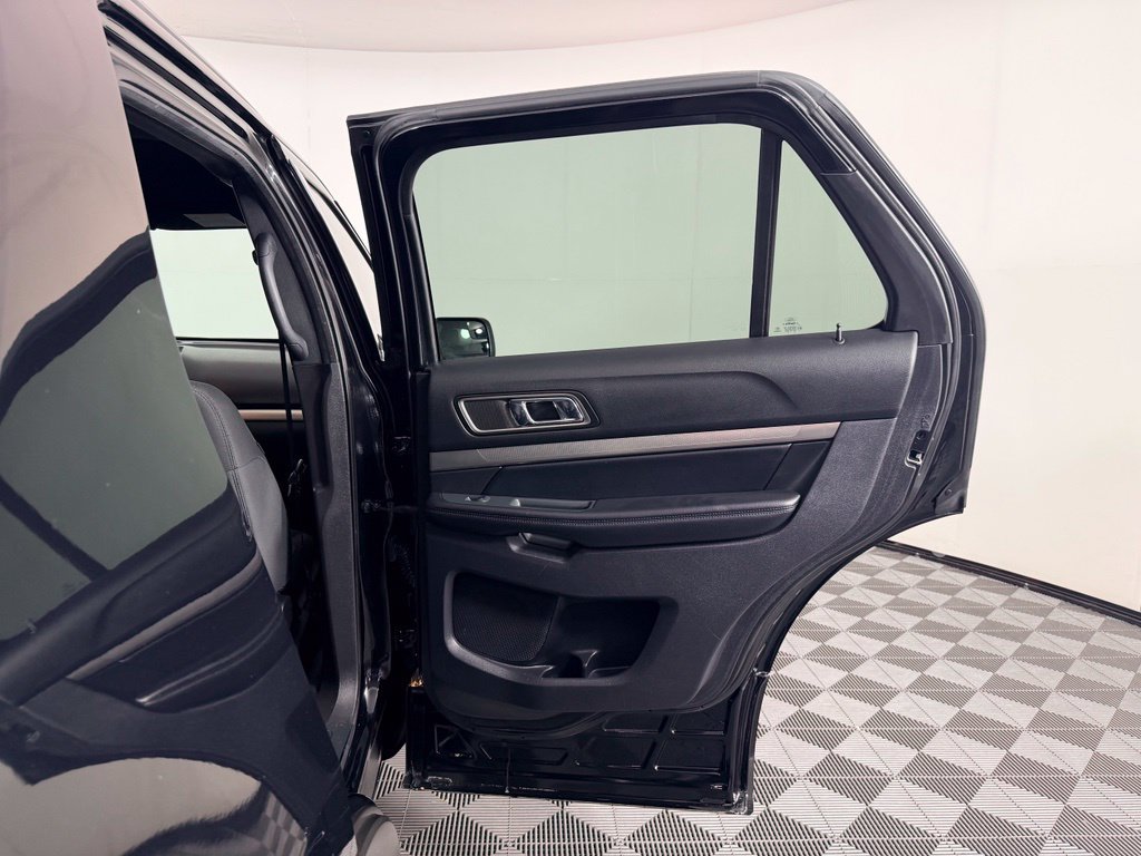 Used 2018 Ford Explorer XLT FWD image 32