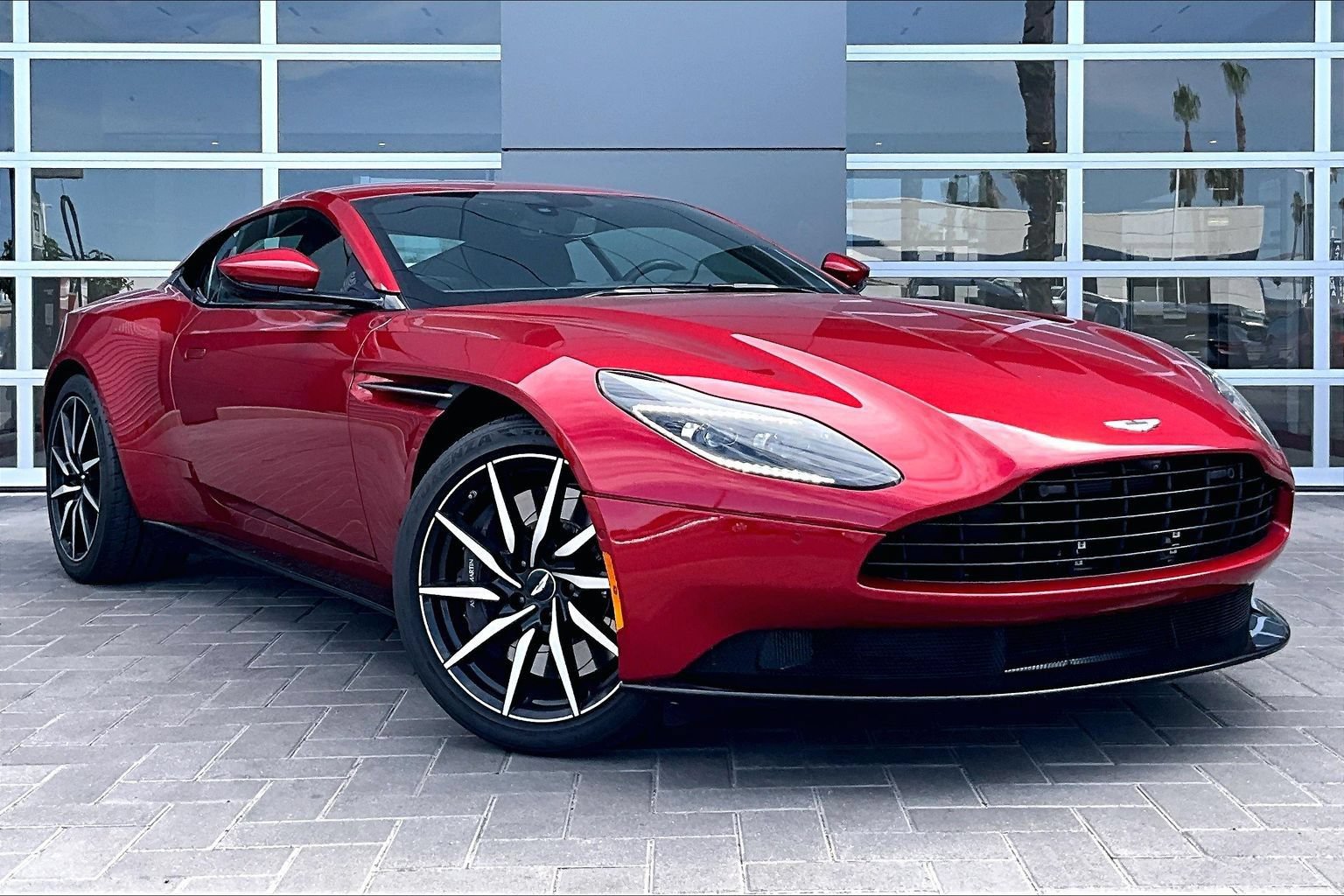 Used 2023 Aston Martin DB11 Coupe RWD image 2