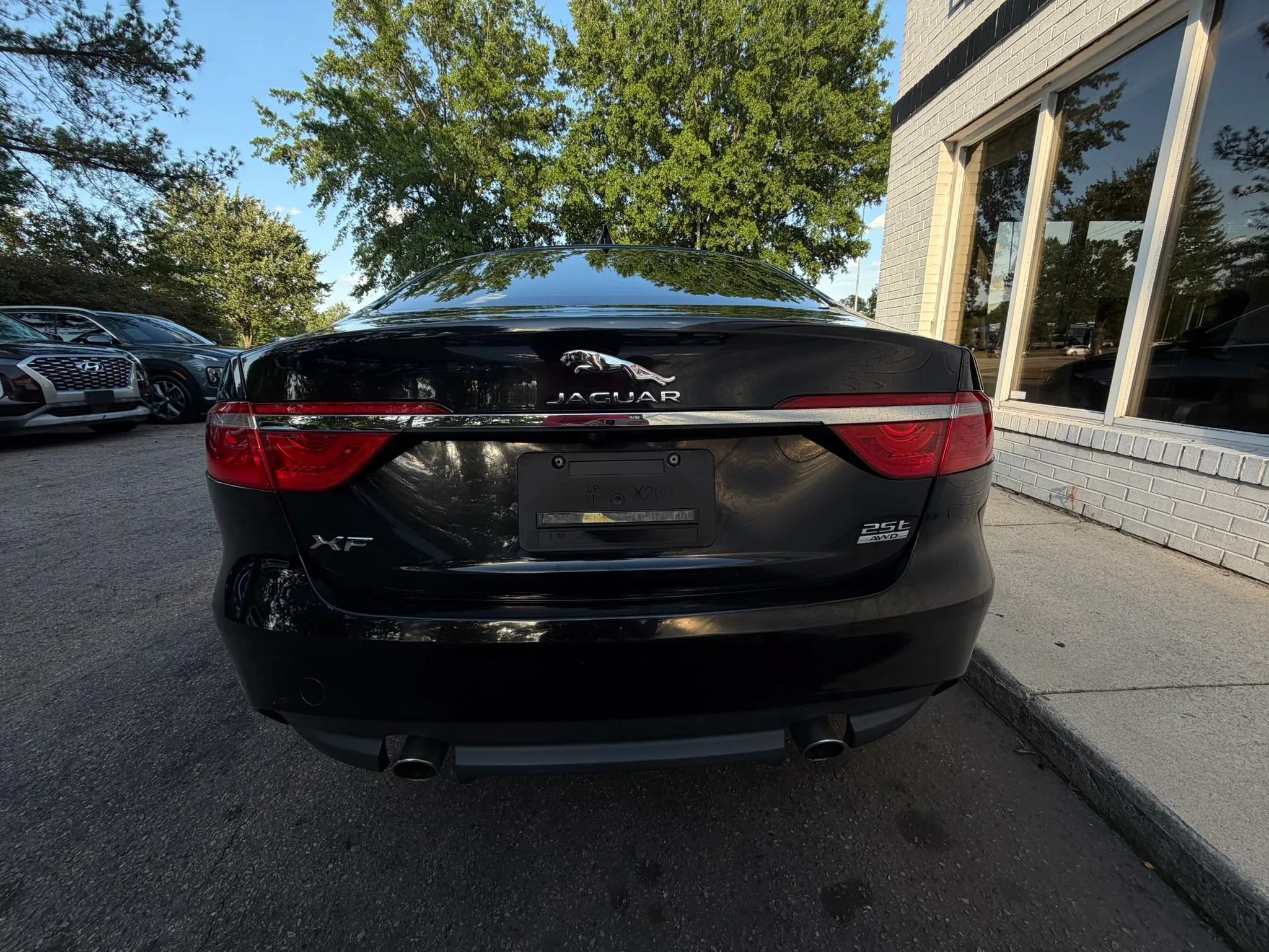Used 2018 Jaguar XF AWD image 6