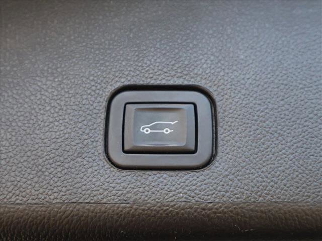 Used 2015 Cadillac SRX Luxury w/ Driver Awareness Package image 7