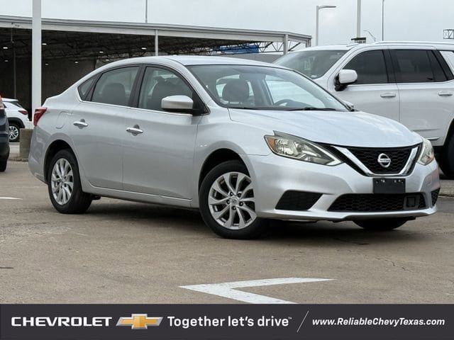 Used 2019 Nissan Sentra SV FWD image 2