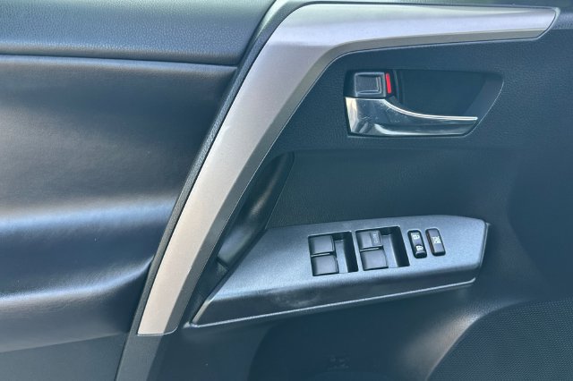 Certified 2018 Toyota RAV4 XLE FWD image 14
