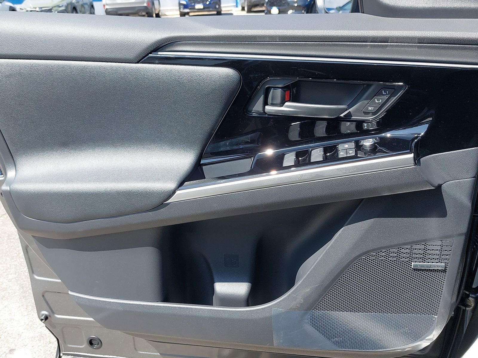 Certified 2025 Subaru Solterra AWD/4WD image 27