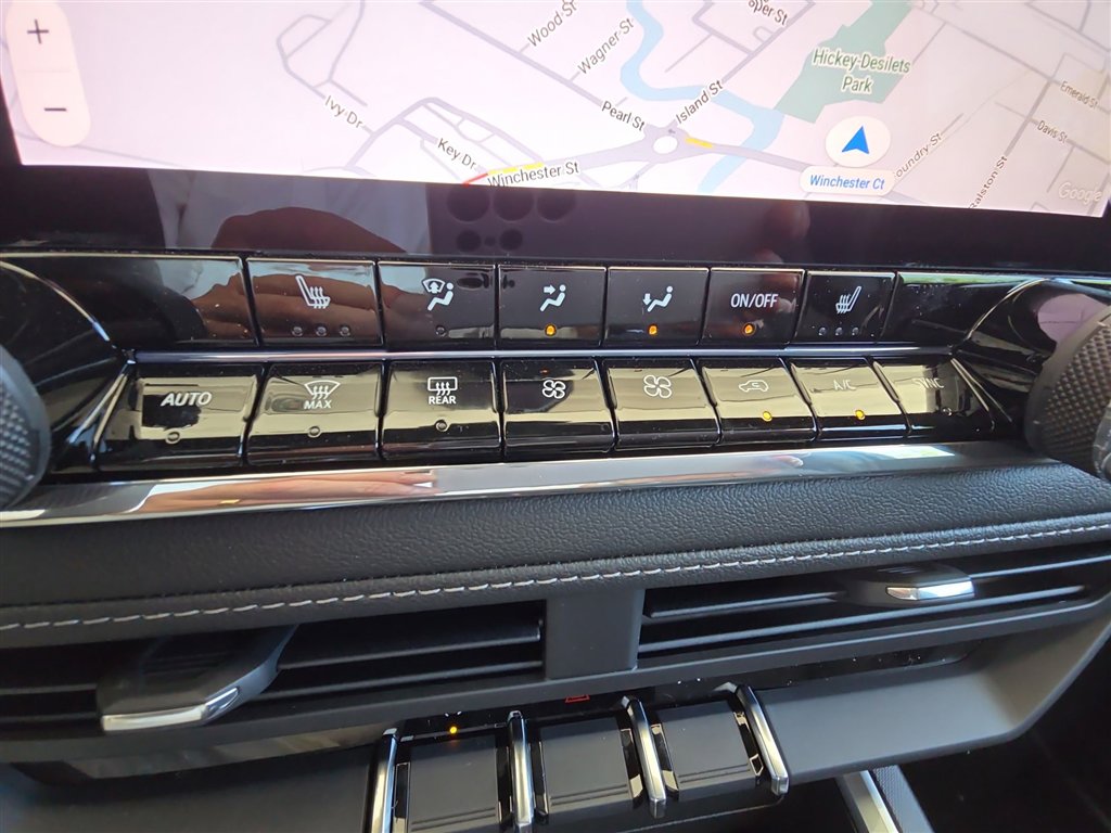 New 2025 Chevrolet Colorado LT w/ LT Convenience Package image 18