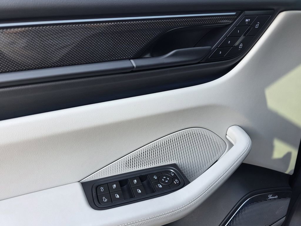 New 2025 Porsche Macan Turbo Electric image 22