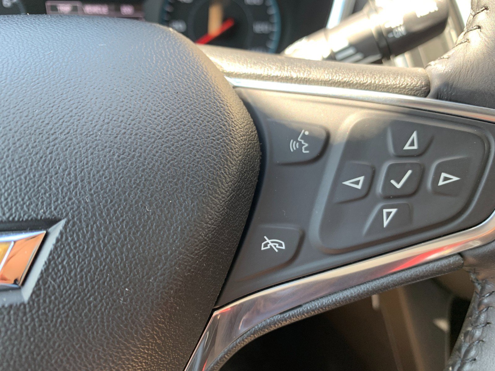 Used 2018 Chevrolet Equinox LT AWD/4WD image 16