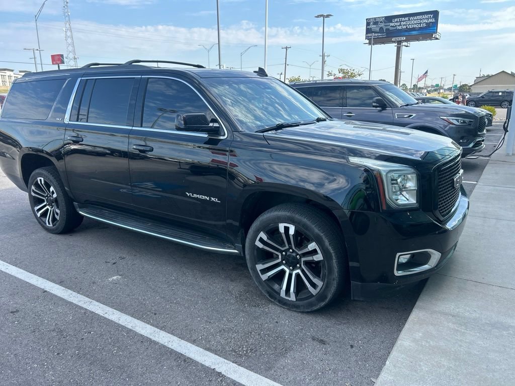 Used 2019 GMC Yukon XL SLT w/ Open Road Package AWD/4WD image 3