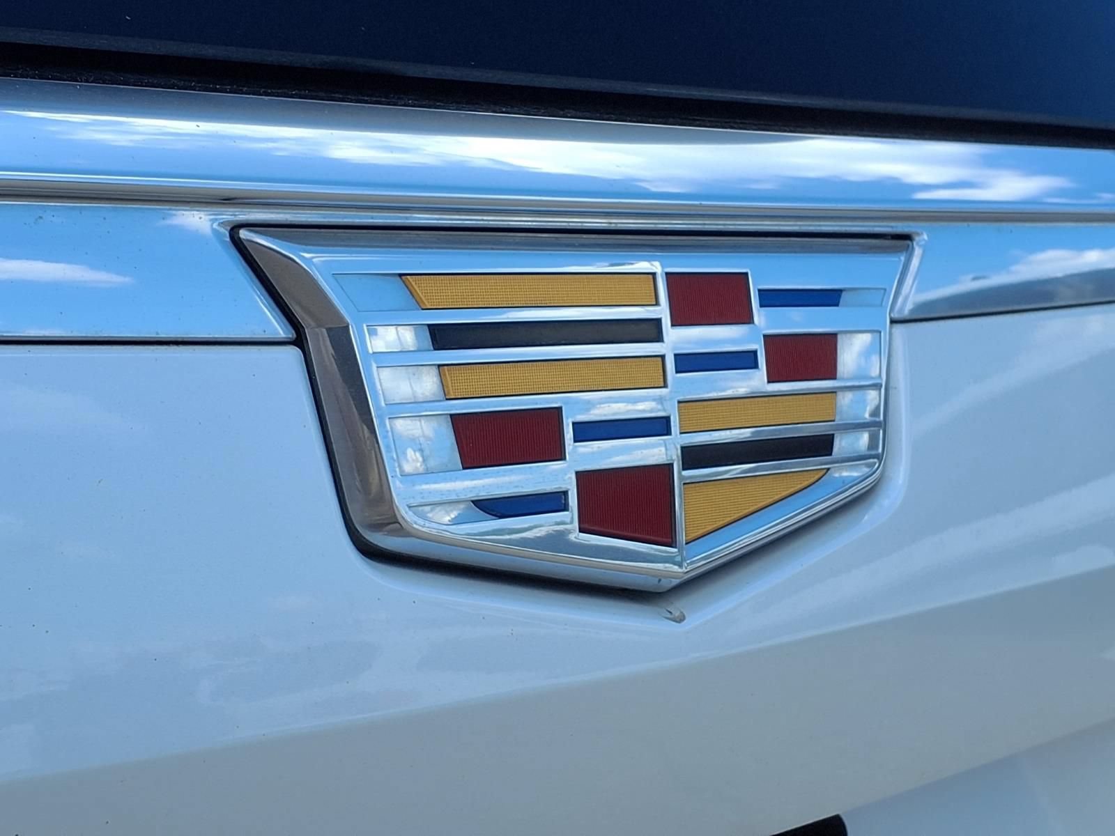 Used 2024 Cadillac Escalade Premium Luxury w/ LPO, Floor Liner Package AWD/4WD image 10