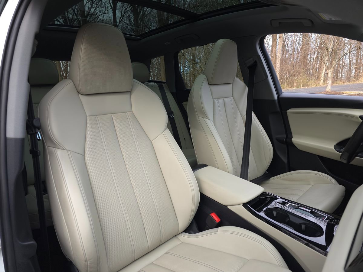 Used 2025 Audi Q6 e-tron Premium Plus AWD/4WD image 21