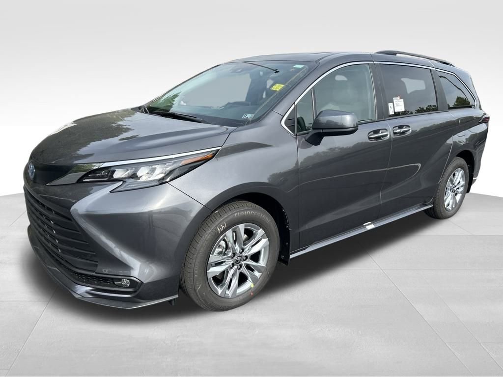 New 2025 Toyota Sienna XLE image 1