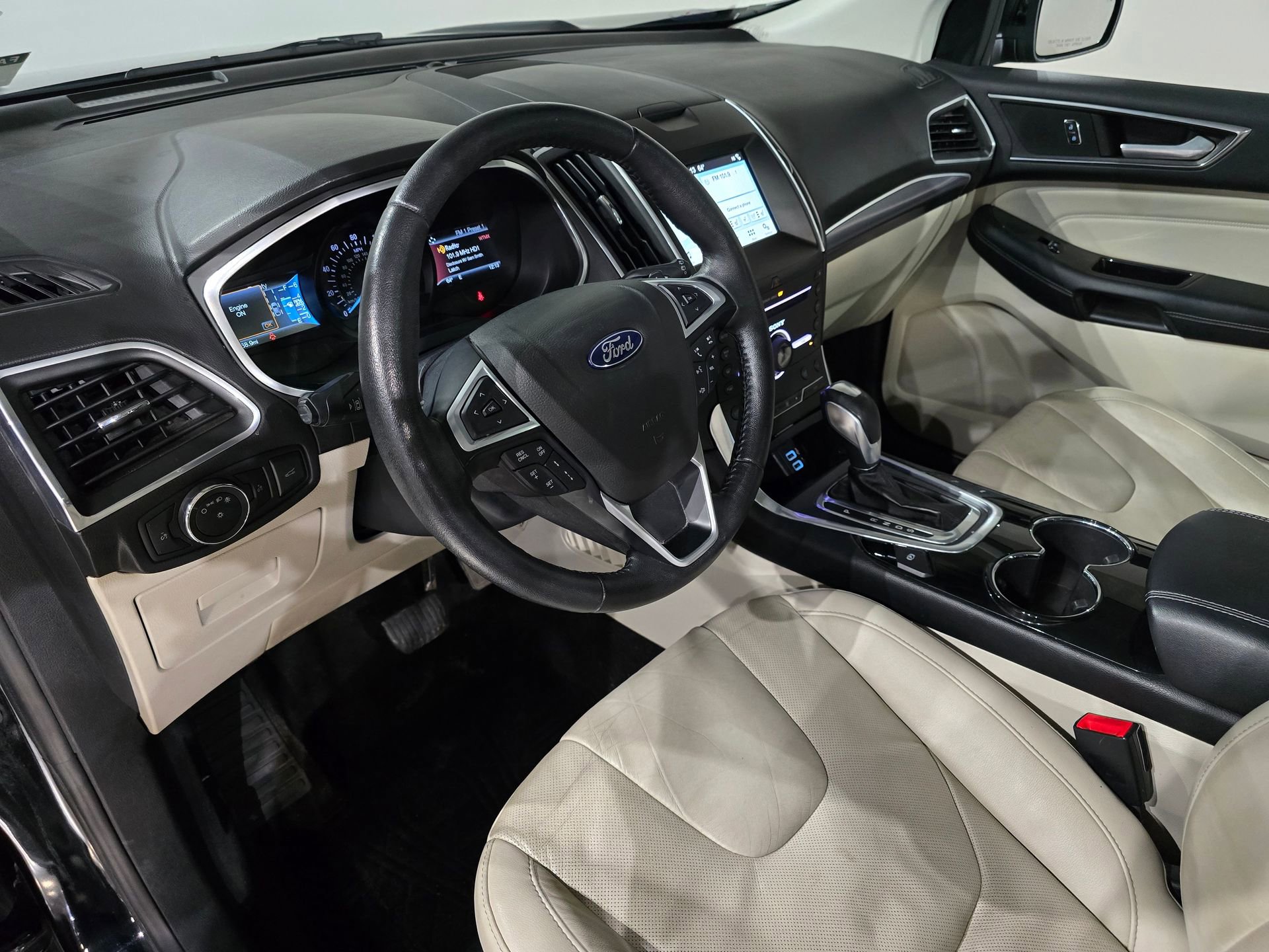 Used 2016 Ford Edge Titanium w/ Equipment Group 302A image 18