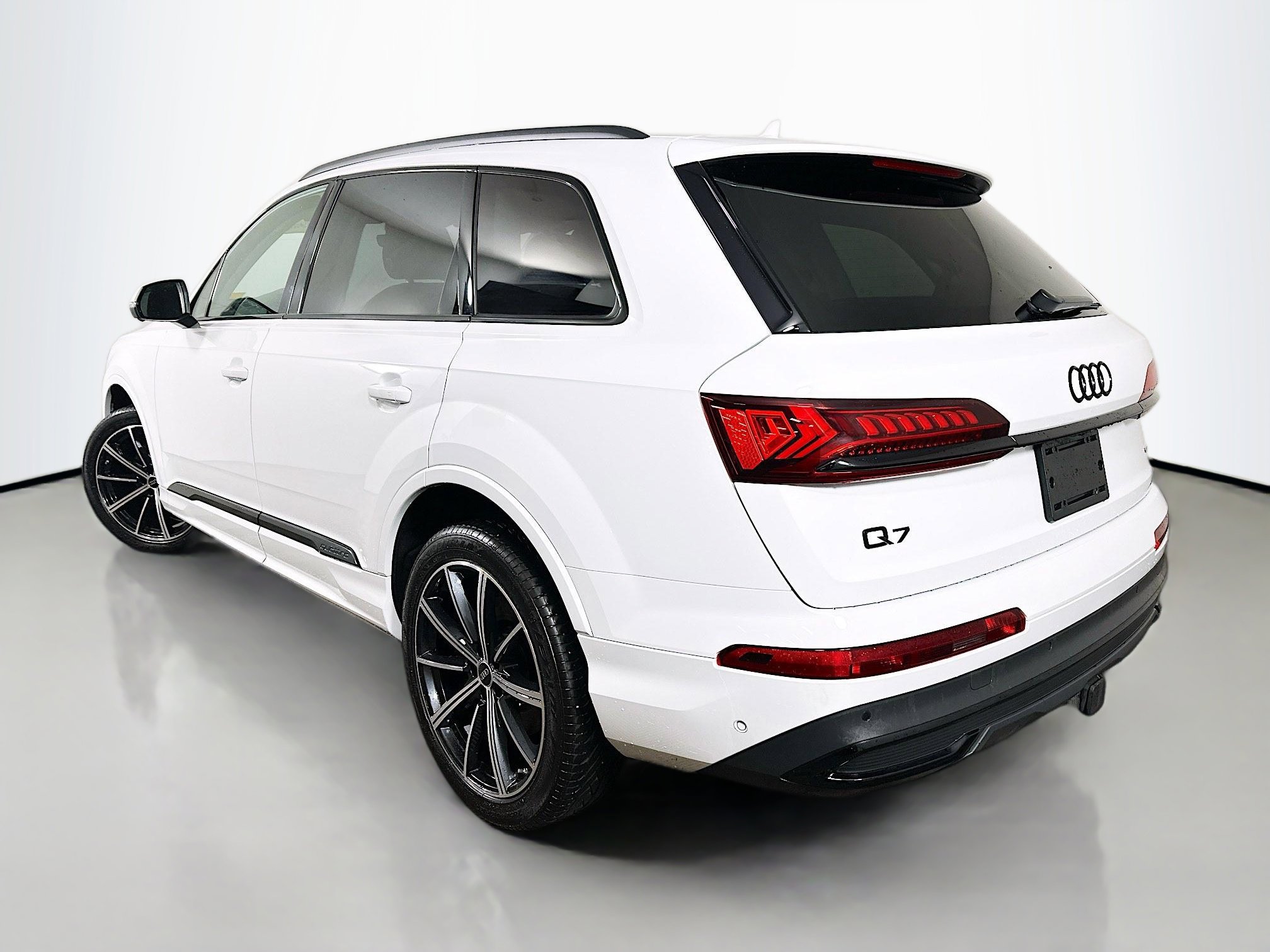 Used 2023 Audi Q7 3.0T Premium Plus AWD/4WD image 5
