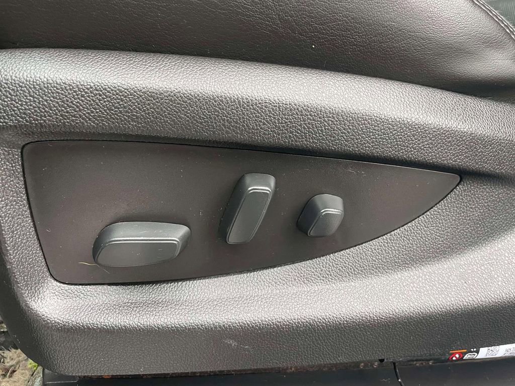 Used 2020 GMC Yukon XL Denali w/ Denali Ultimate Package image 17