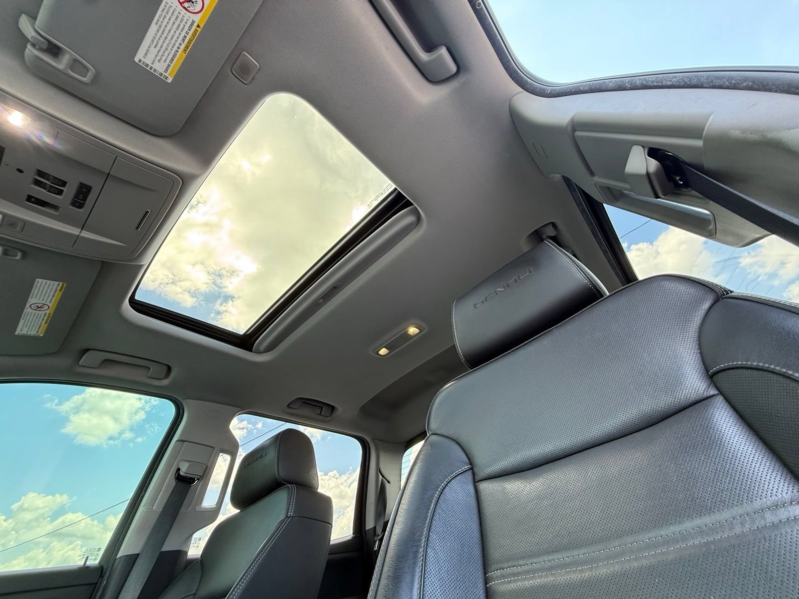 Used 2019 GMC Sierra 2500 Denali w/ Duramax Plus Package AWD/4WD image 19