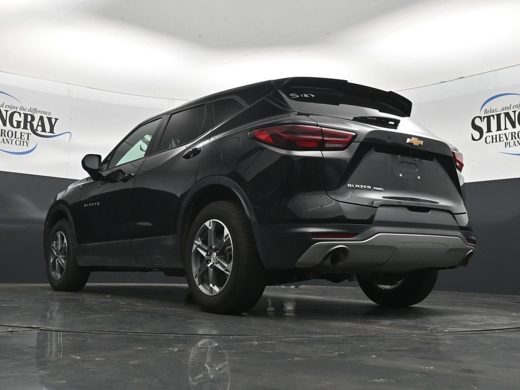 Used 2025 Chevrolet Blazer LT AWD/4WD image 30