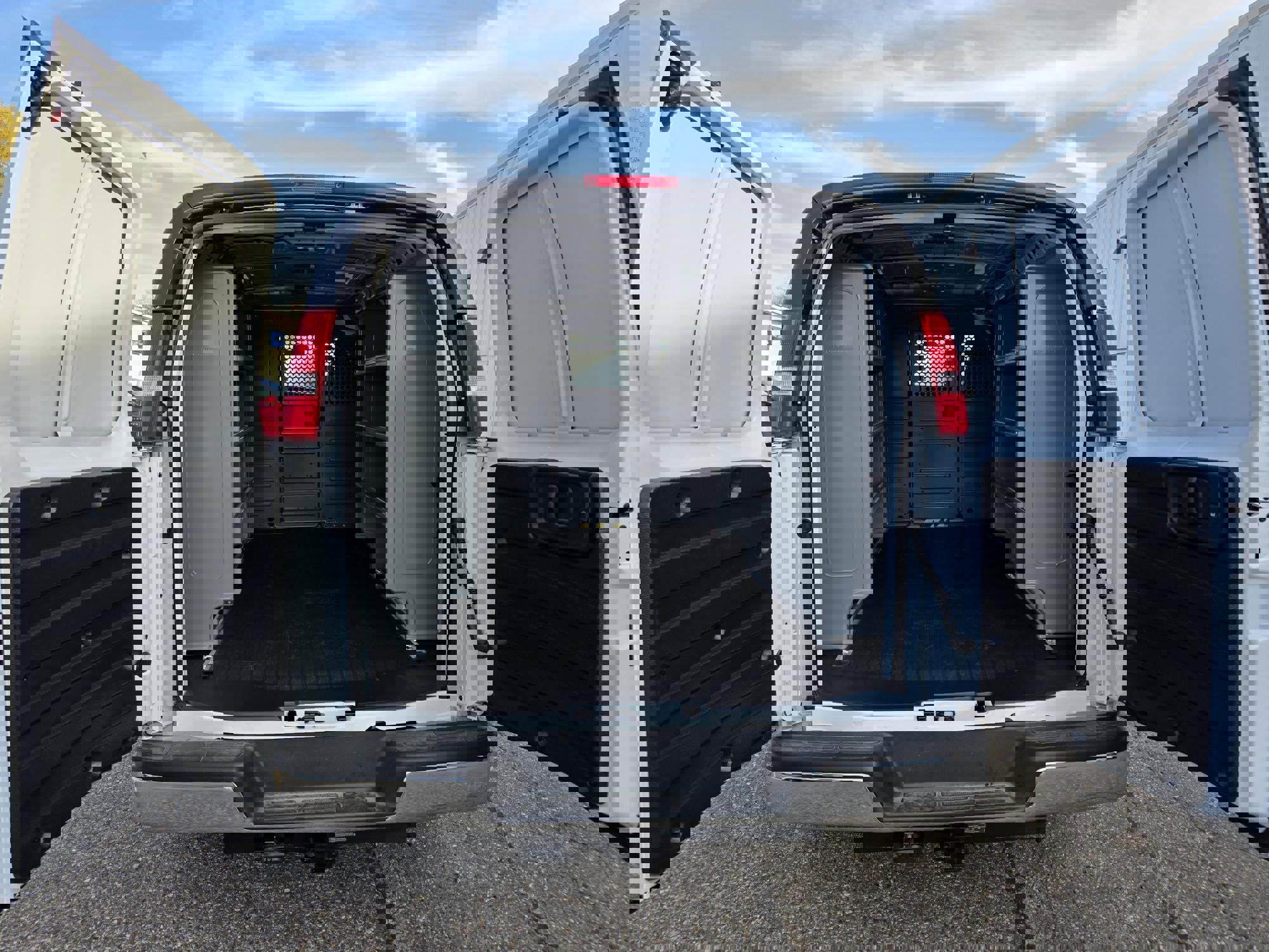 New 2025 Chevrolet Express 3500 w/ Driver Convenience Package image 13