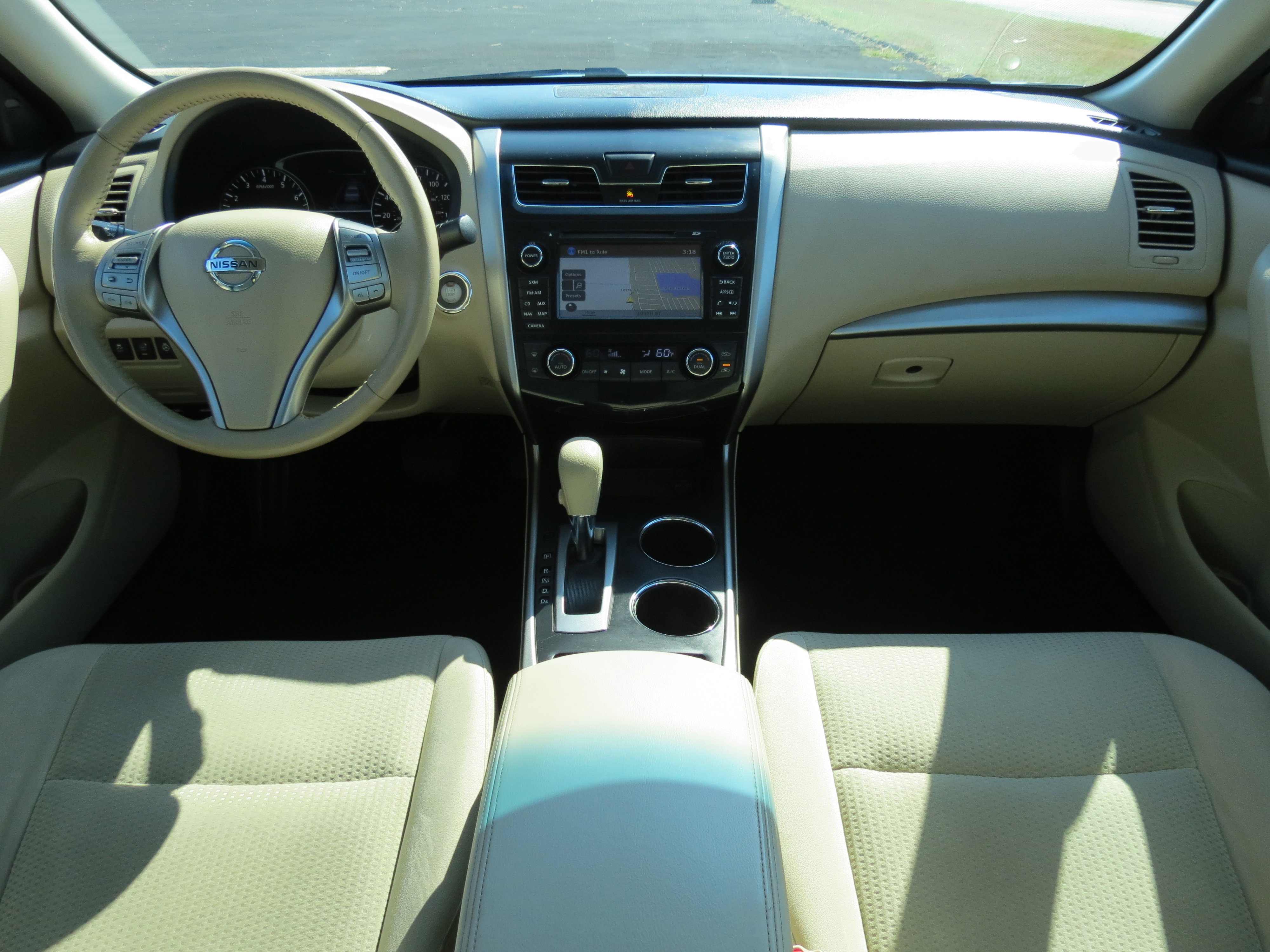 Used 2015 Nissan Altima 2.5 SV w/ Convenience Package image 10