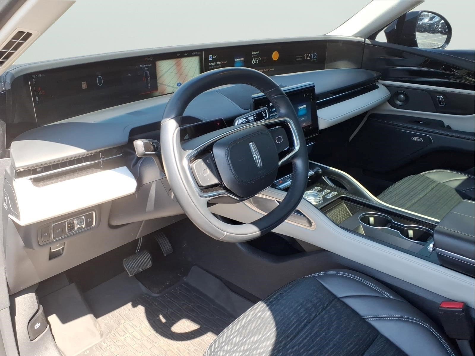 Used 2024 Lincoln Nautilus Reserve w/ Equipment Group 202A AWD/4WD image 7