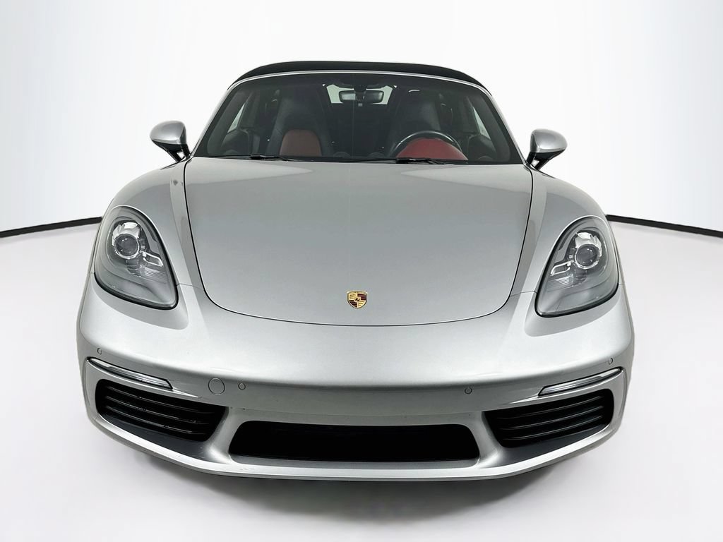 Used 2017 Porsche 718 Boxster RWD image 3