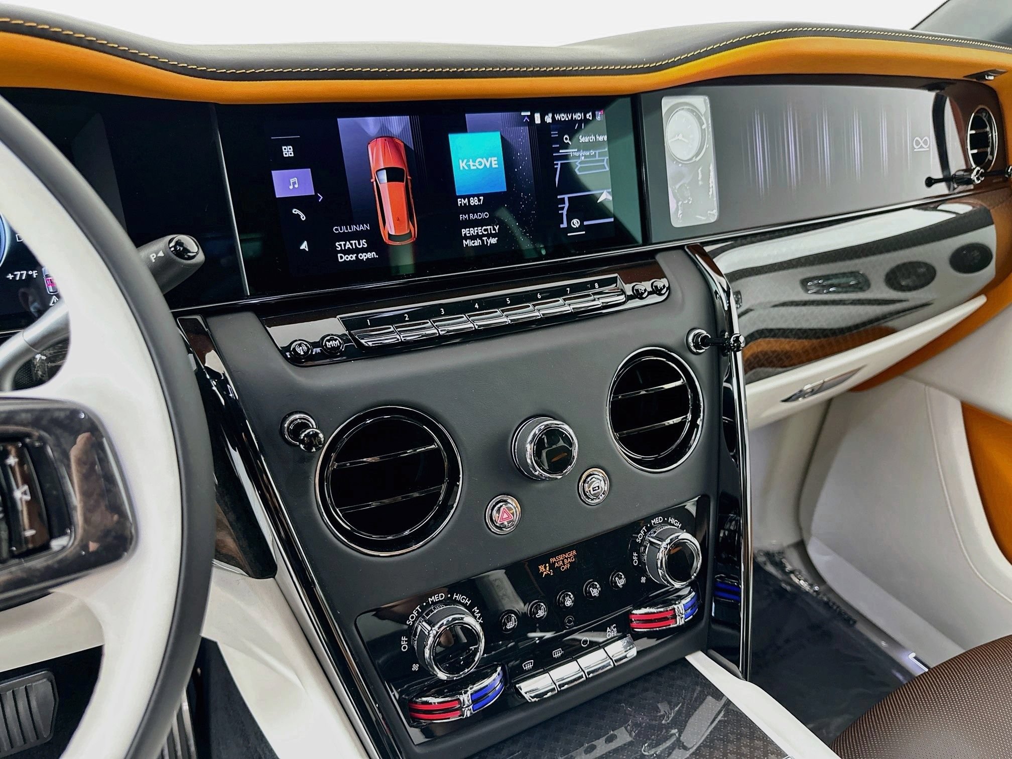 New 2027 Rolls-Royce Cullinan Black Badge AWD/4WD image 13