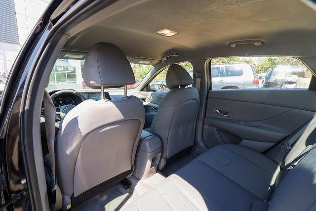 Used 2024 Hyundai Elantra SE image 37