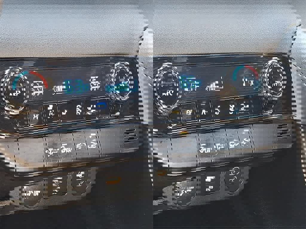 Used 2025 Hyundai Elantra Sport image 15