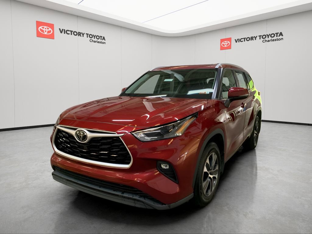 Used 2022 Toyota Highlander XLE