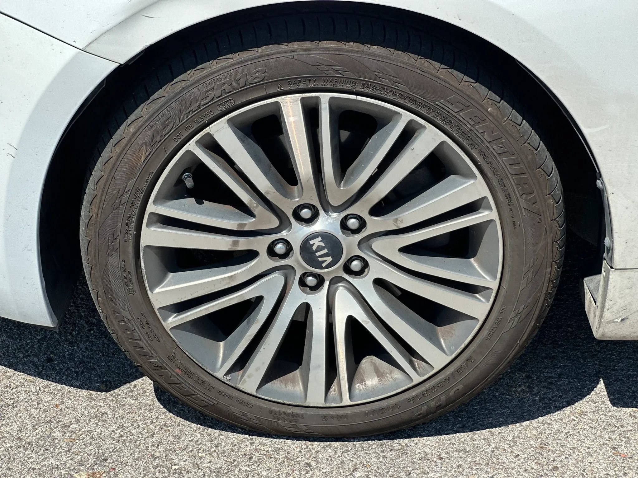 Used 2016 Kia Cadenza FWD image 25