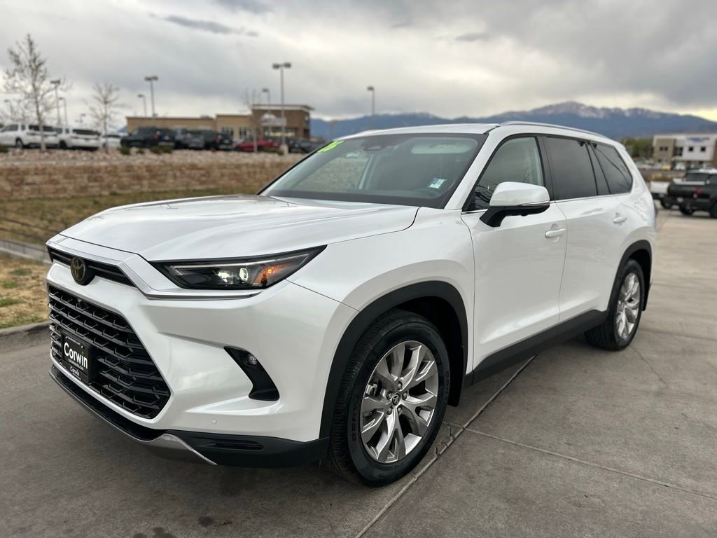 Used 2026 Toyota Grand Highlander Limited AWD/4WD image 3