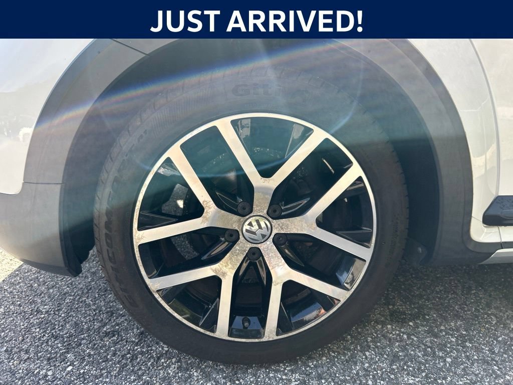 Used 2018 Volkswagen Beetle 2.0T Dune FWD image 6
