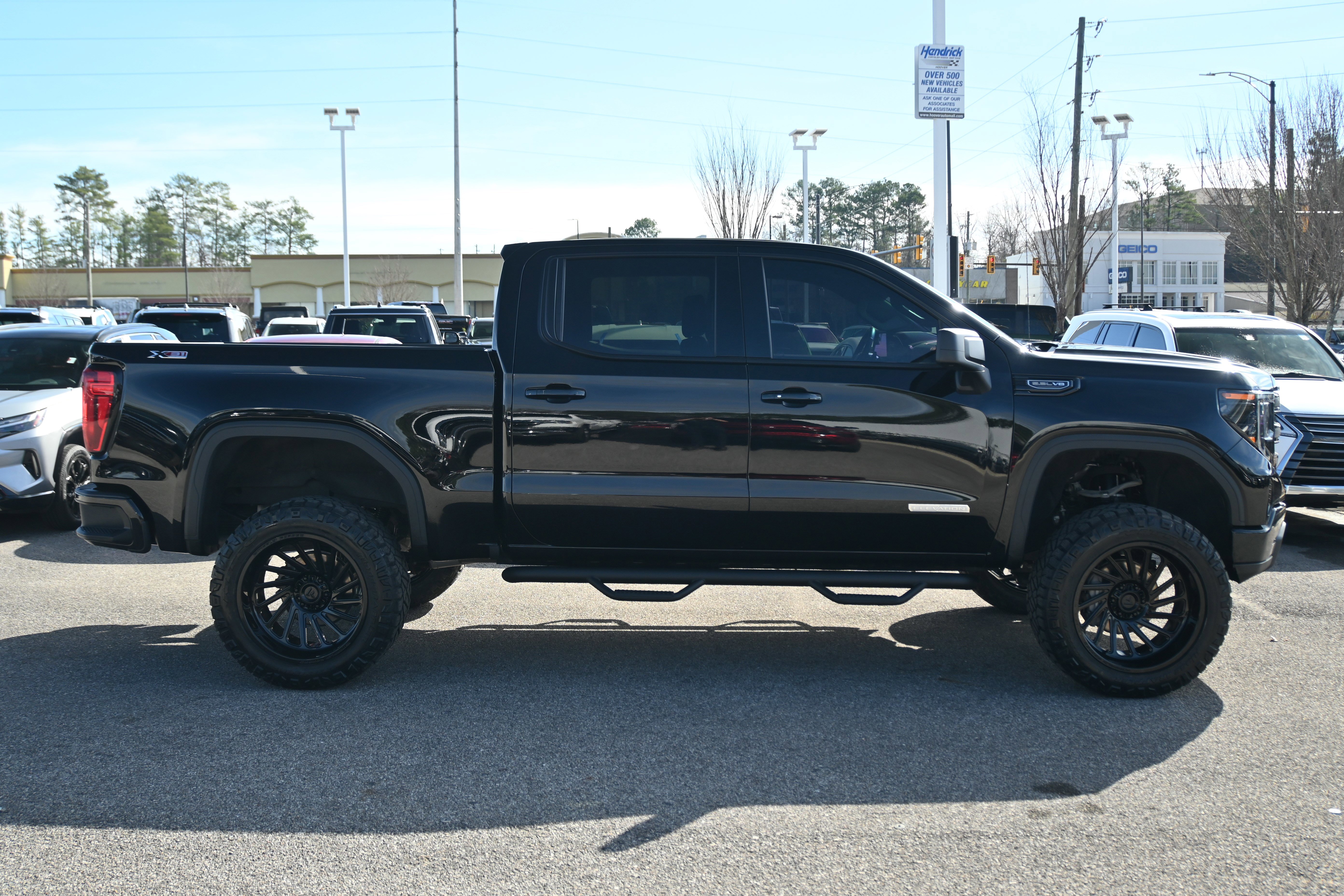Used 2025 GMC Sierra 1500 Elevation w/ X31 Off-Road Package AWD/4WD image 11