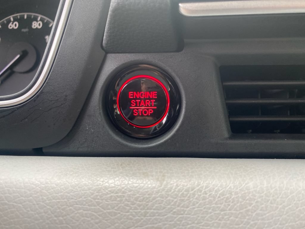 Used 2025 Honda Pilot Touring image 25