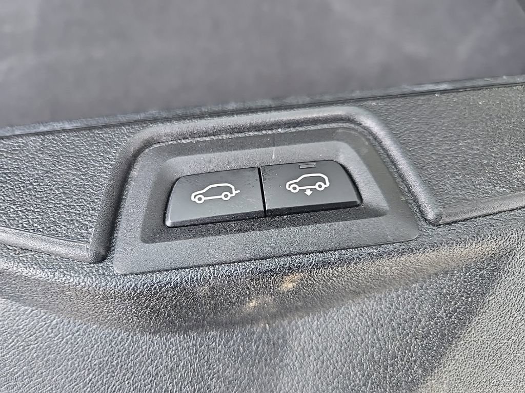 Used 2024 BMW X7 xDrive40i w/ Climate Comfort Package image 96