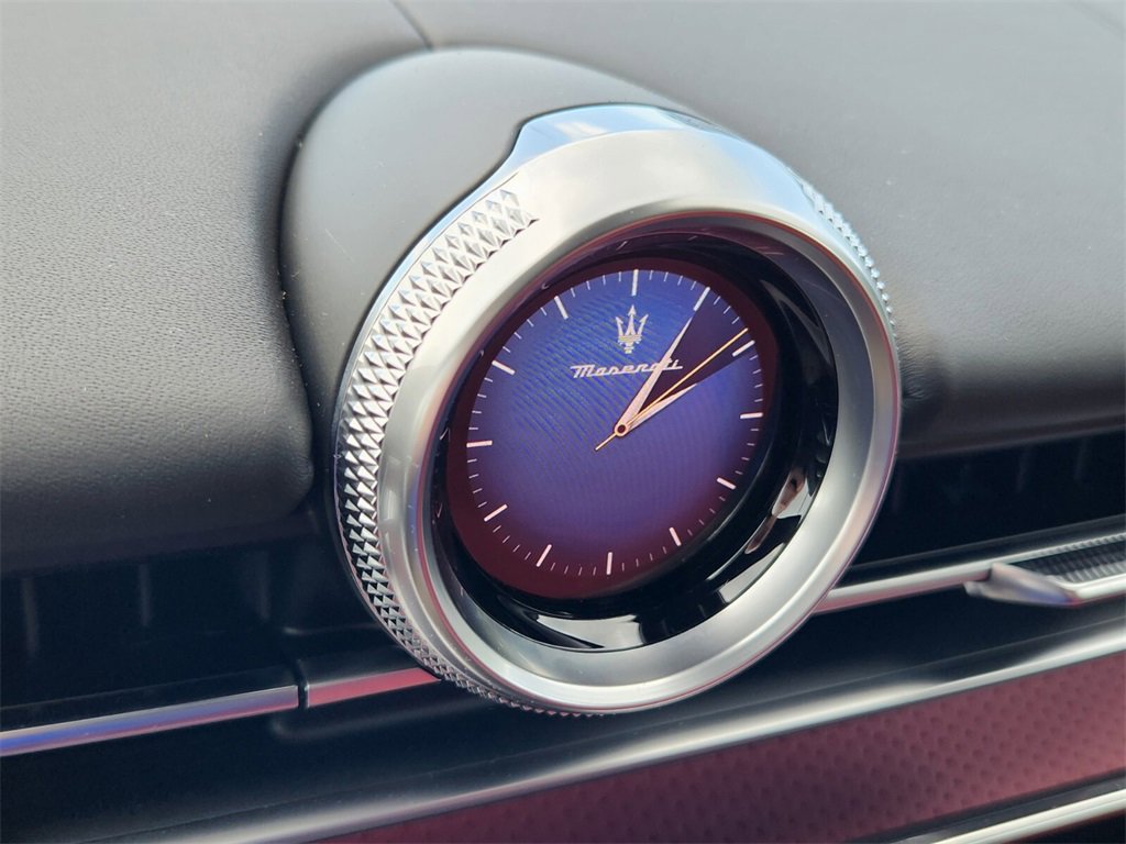 New 2025 Maserati Grecale GT image 11