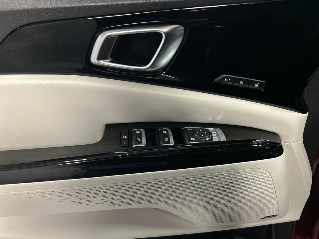 Used 2022 Kia Carnival SX Prestige FWD image 12