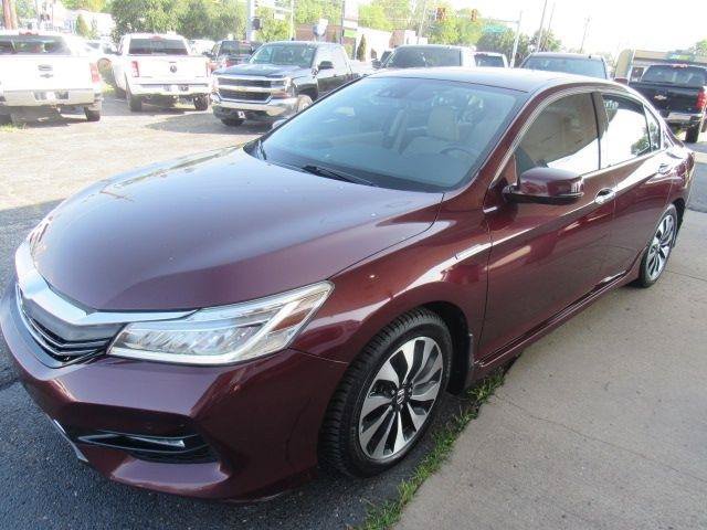 Used 2017 Honda Accord Touring image 2