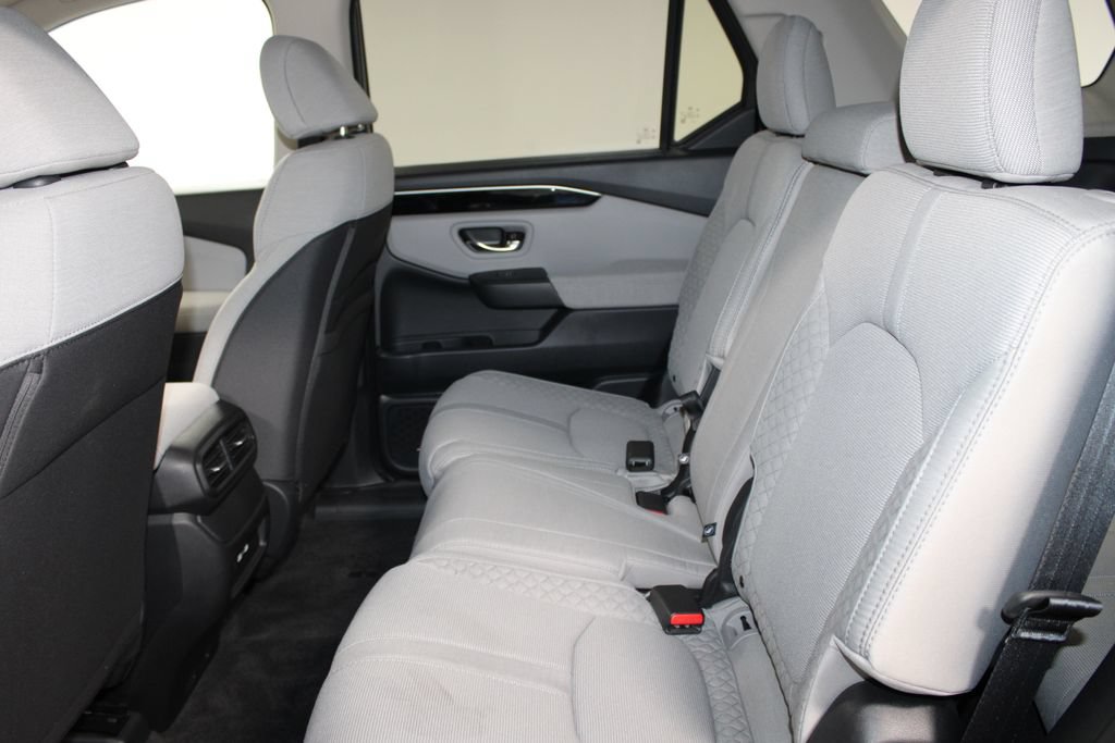 Used 2023 Honda Pilot LX image 22