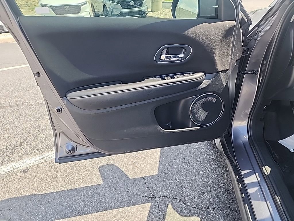 Used 2016 Honda HR-V EX image 9