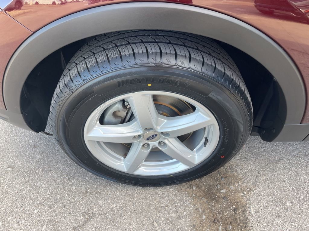 Used 2018 Ford Explorer XLT w/ Equipment Group 201A image 9