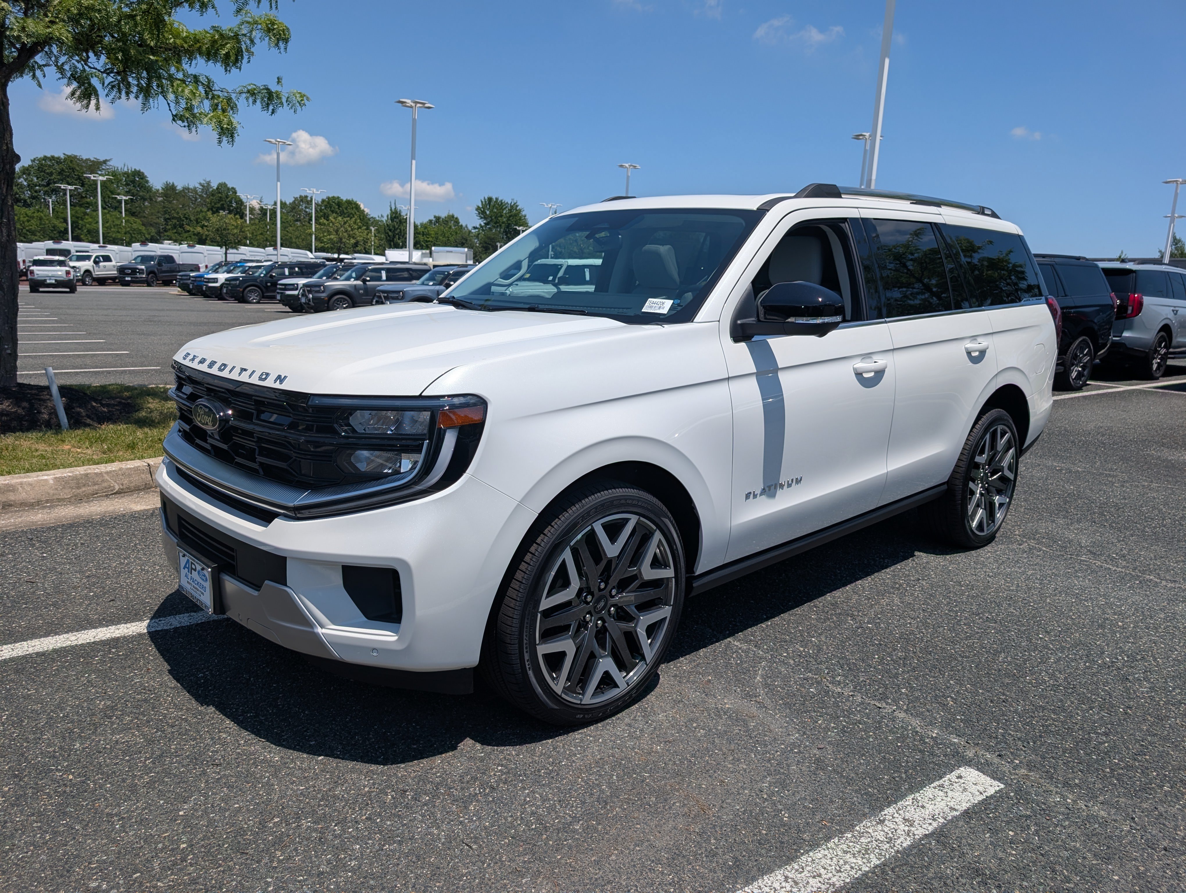 New 2026 Ford Expedition Platinum w/ Platinum Ultimate Package AWD/4WD image 4