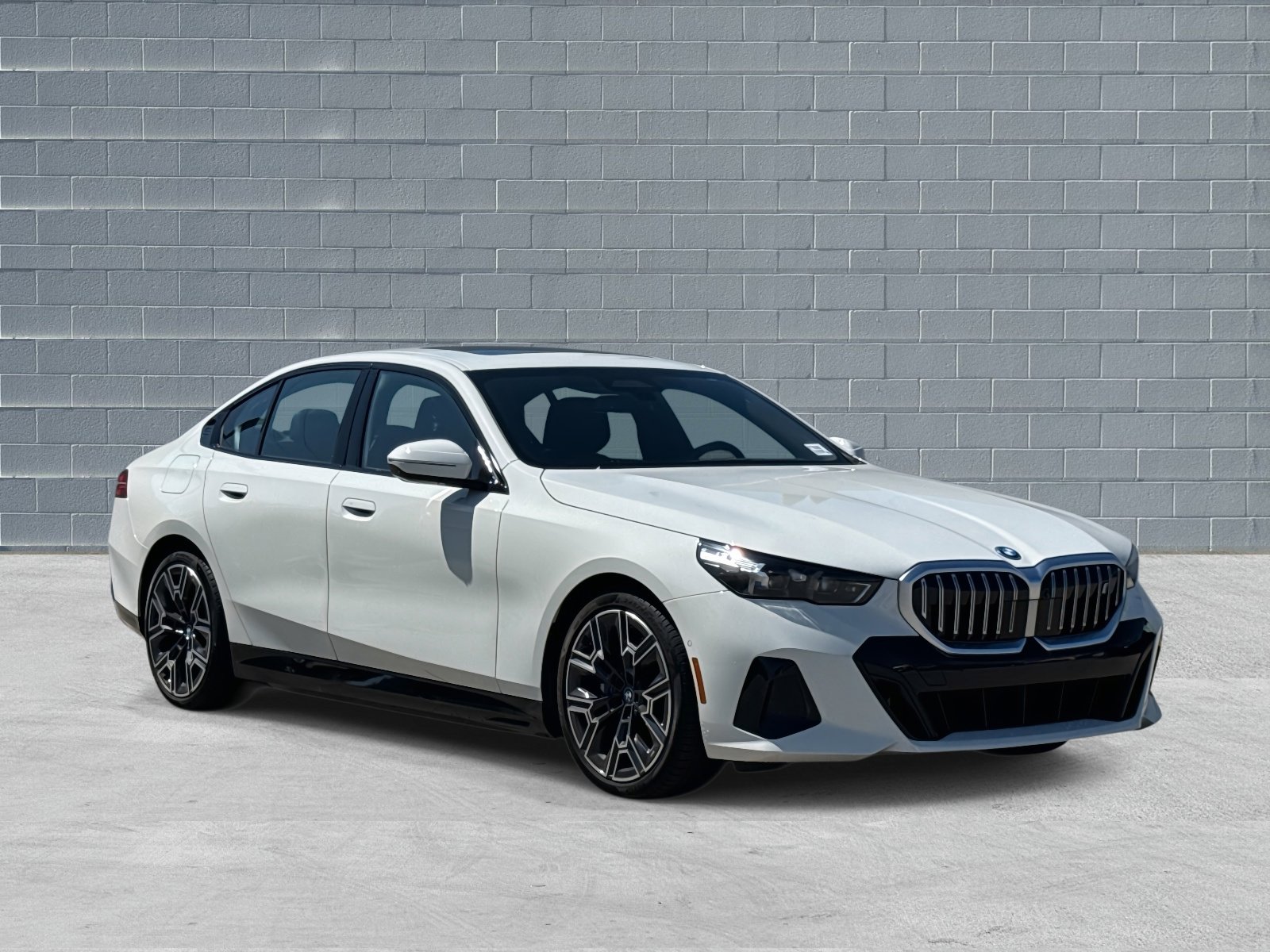 Used 2024 BMW i5 eDrive40i w/ M Sport Package video 1