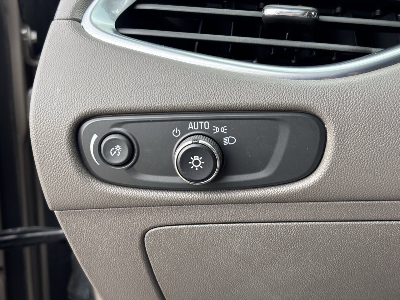 Used 2023 Chevrolet Malibu LT w/ LPO, Floor Liner Package FWD image 29