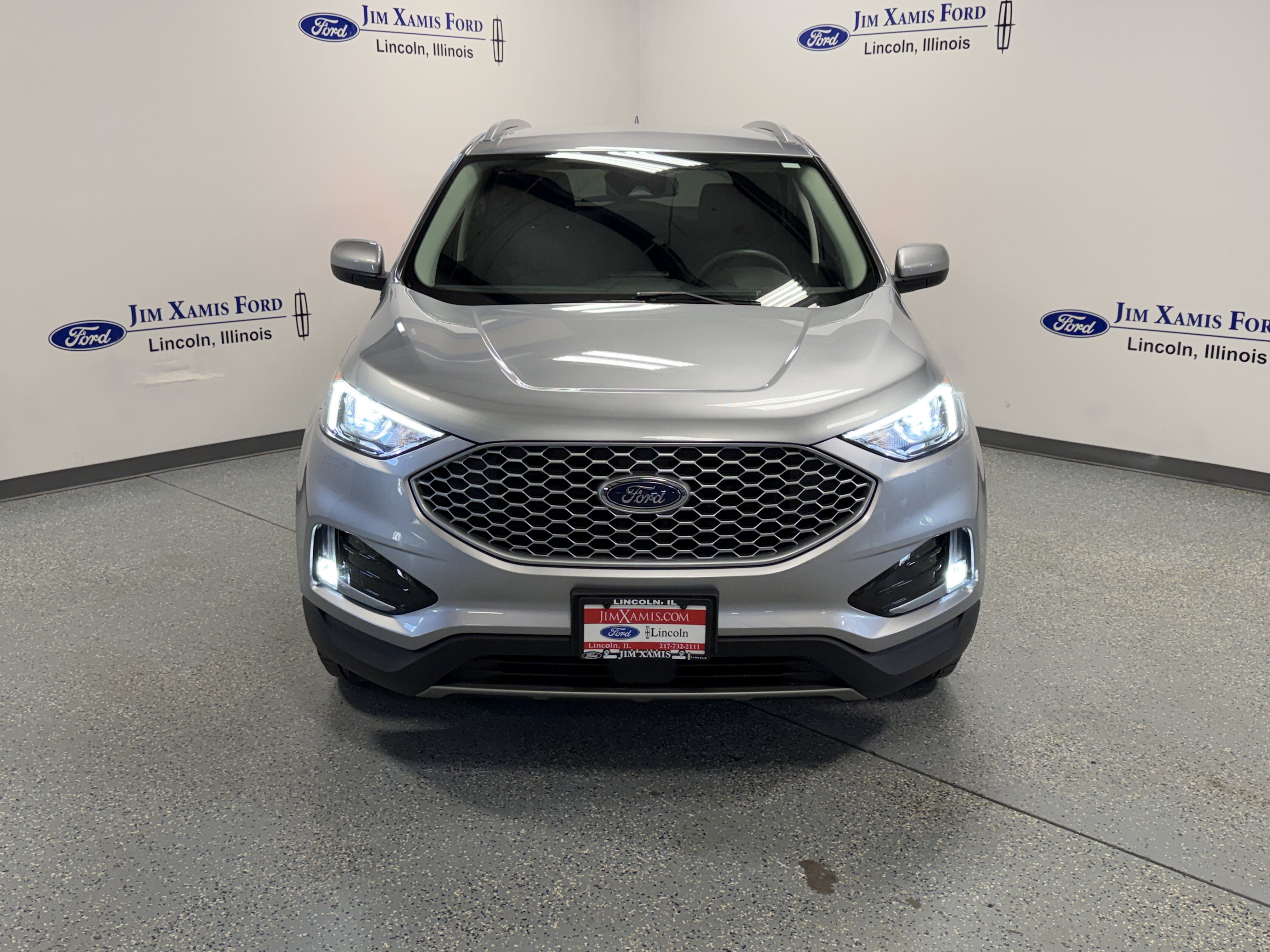Used 2024 Ford Edge SEL w/ Convenience Package AWD/4WD image 2