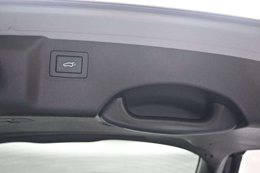 Used 2018 Hyundai Santa Fe AWD w/ SE Ultimate Tech Package 03 image 65