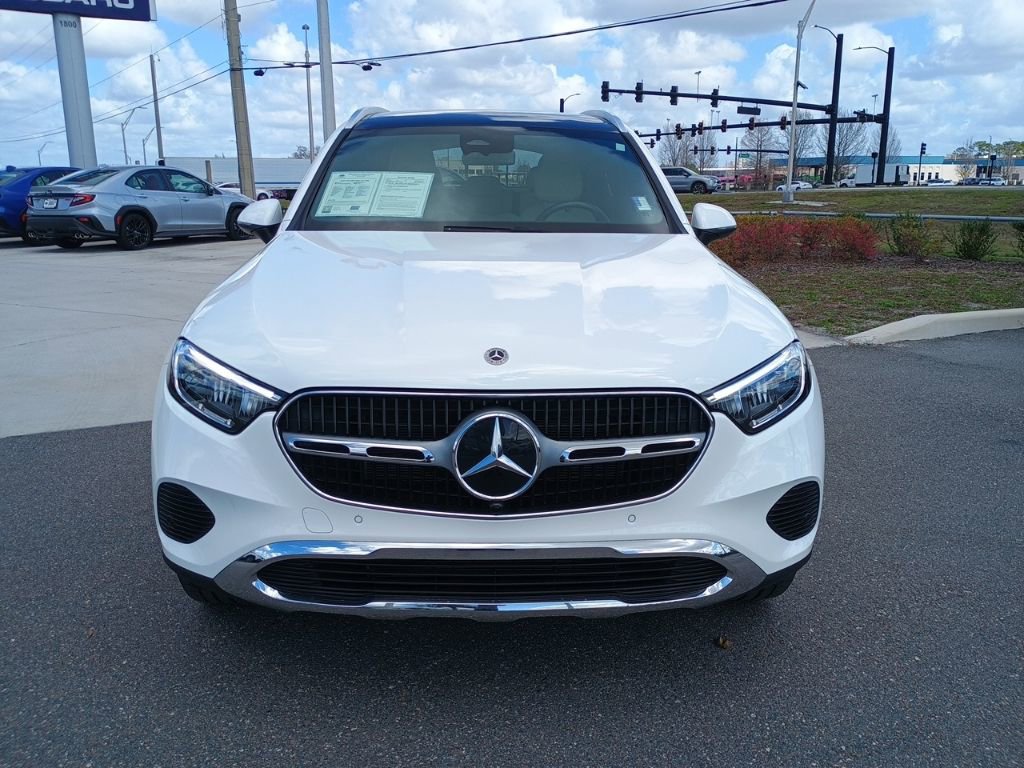 Used 2025 Mercedes-Benz GLC 300 image 2