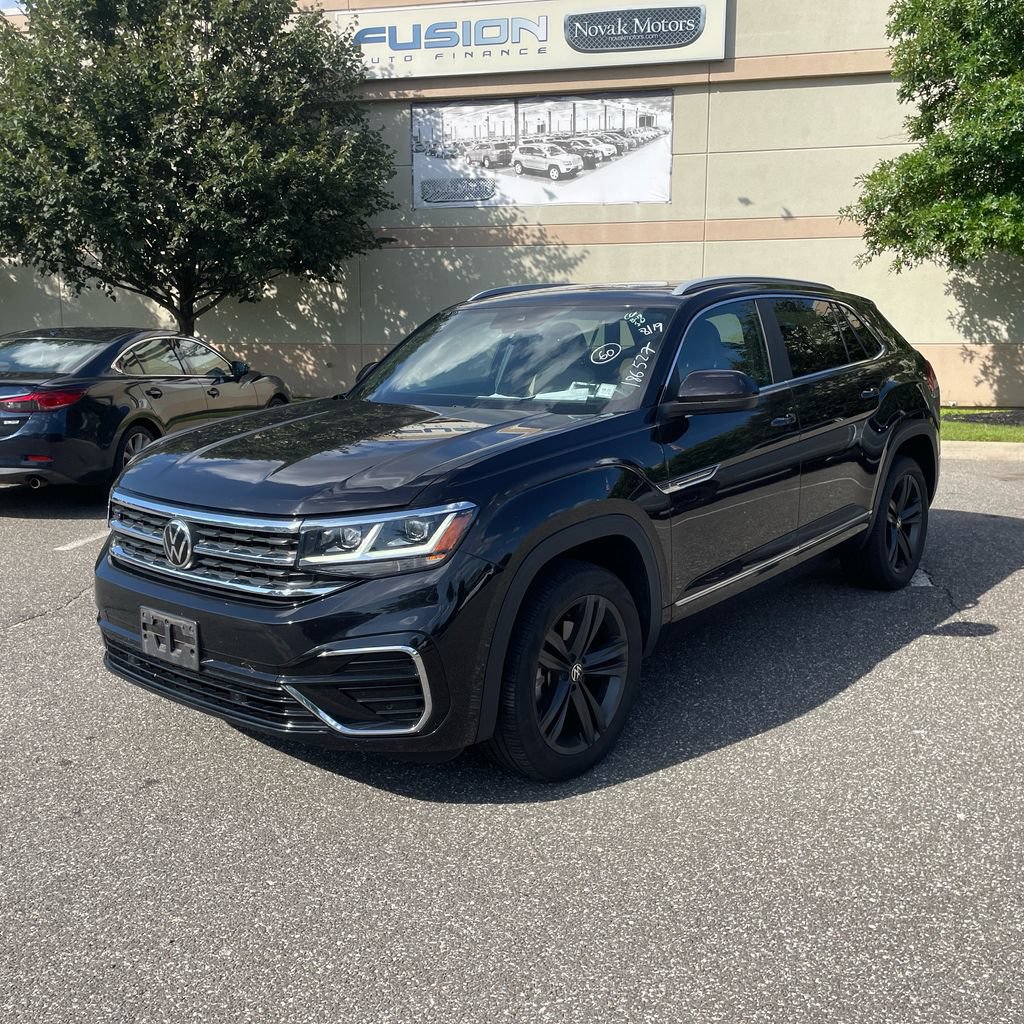 Used 2022 Volkswagen Atlas Cross Sport SEL R-Line AWD/4WD image 2