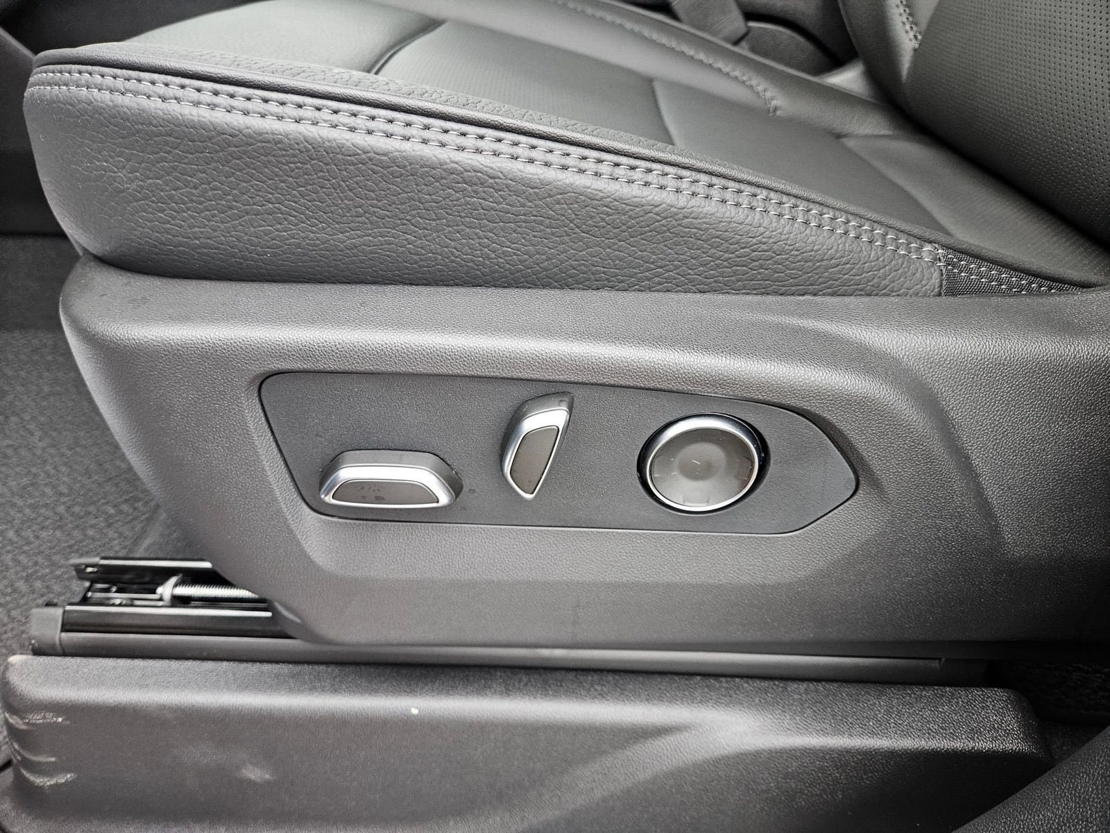 New 2026 GMC Yukon Denali AWD/4WD image 23