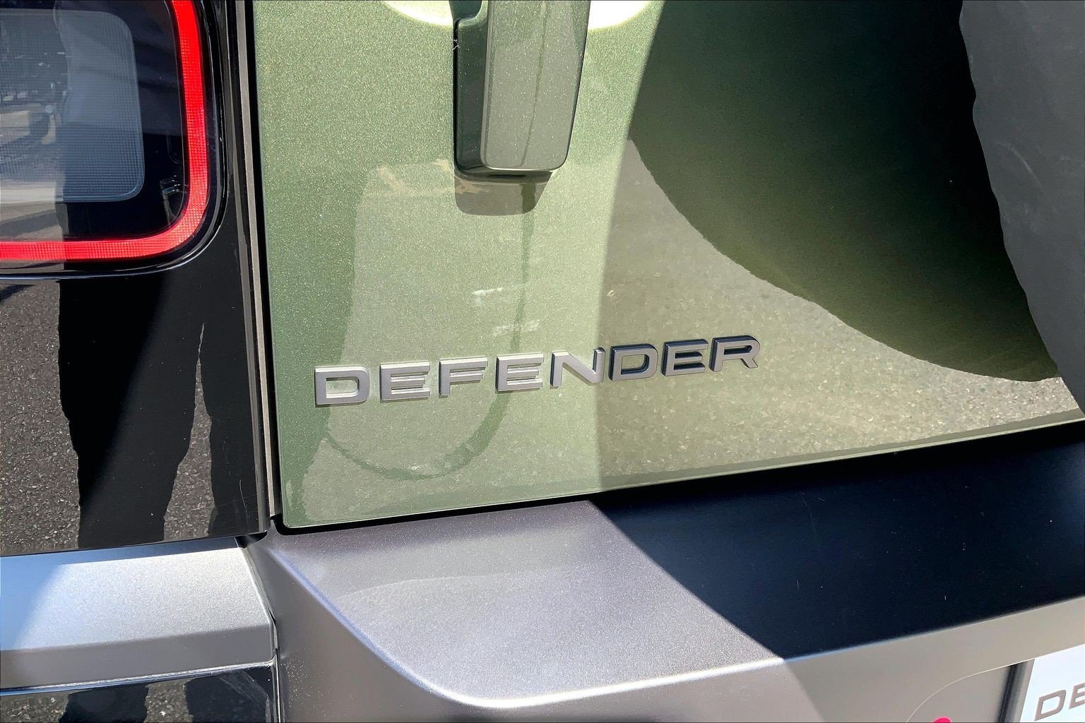 Certified 2026 Land Rover Defender 110 X-Dynamic SE AWD/4WD image 9