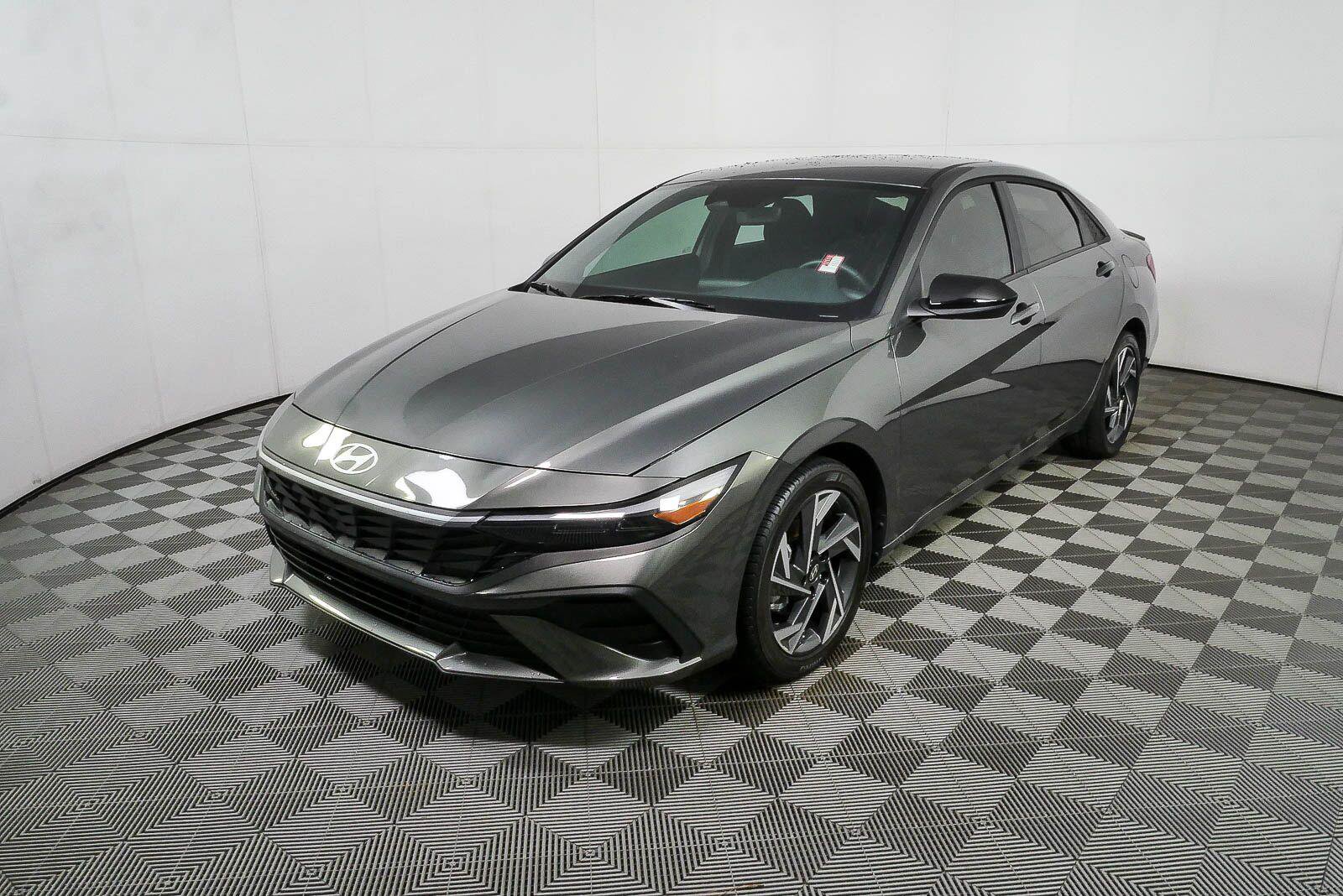 Certified 2025 Hyundai Elantra Sport FWD image 24
